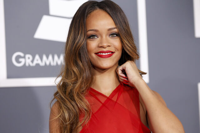 Maquillaje de Rihanna en la gala Grammy 2013