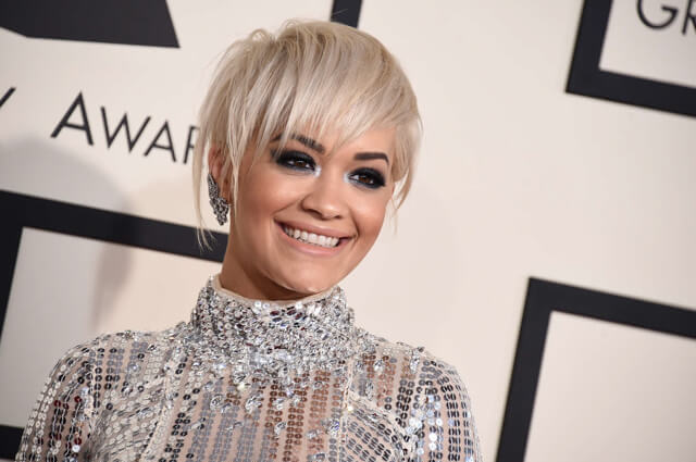 Rita Ora en la gala Grammy 2015
