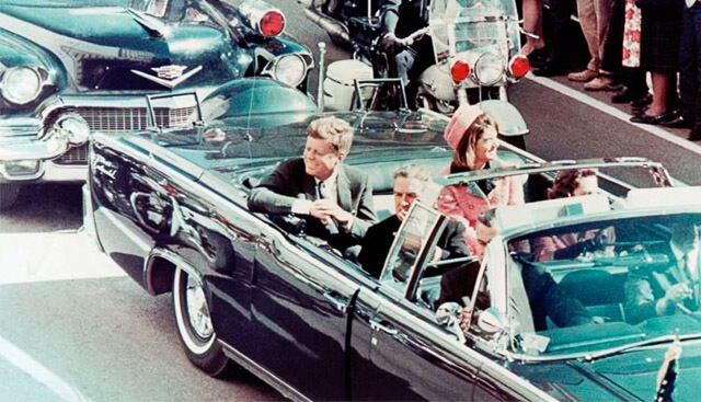 John F. Kennedy y Jacqueline Kennedy, en Dallas en 1963,