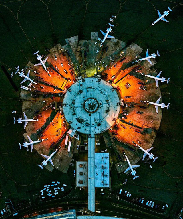 Aeropuerto redondo visto desde arriba. 